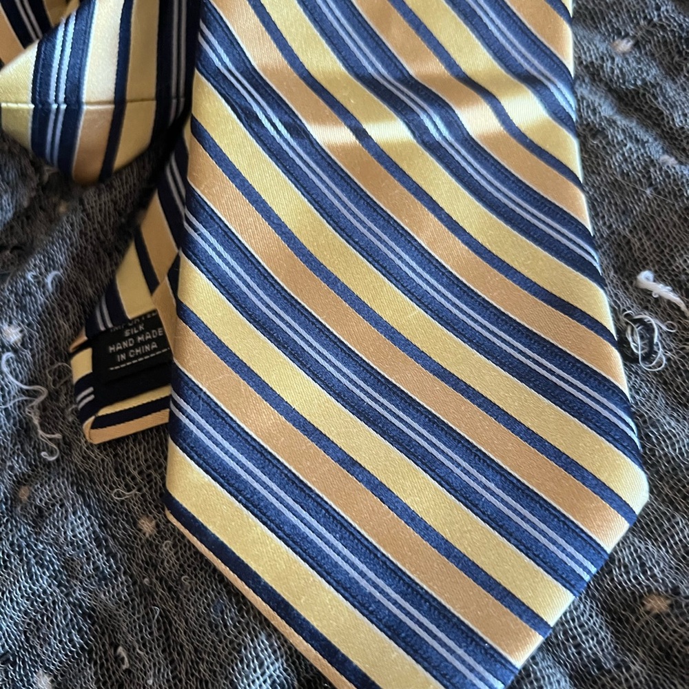Club Room 100% Silk Tie – Classic Yellow & Navy Stripe, 3.5” Wide, Handmade